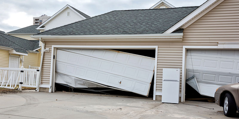 Signs You Need a Garage Door Replacement 