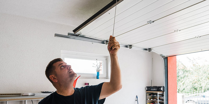 What to Do When You Need Emergency Garage Door Repair